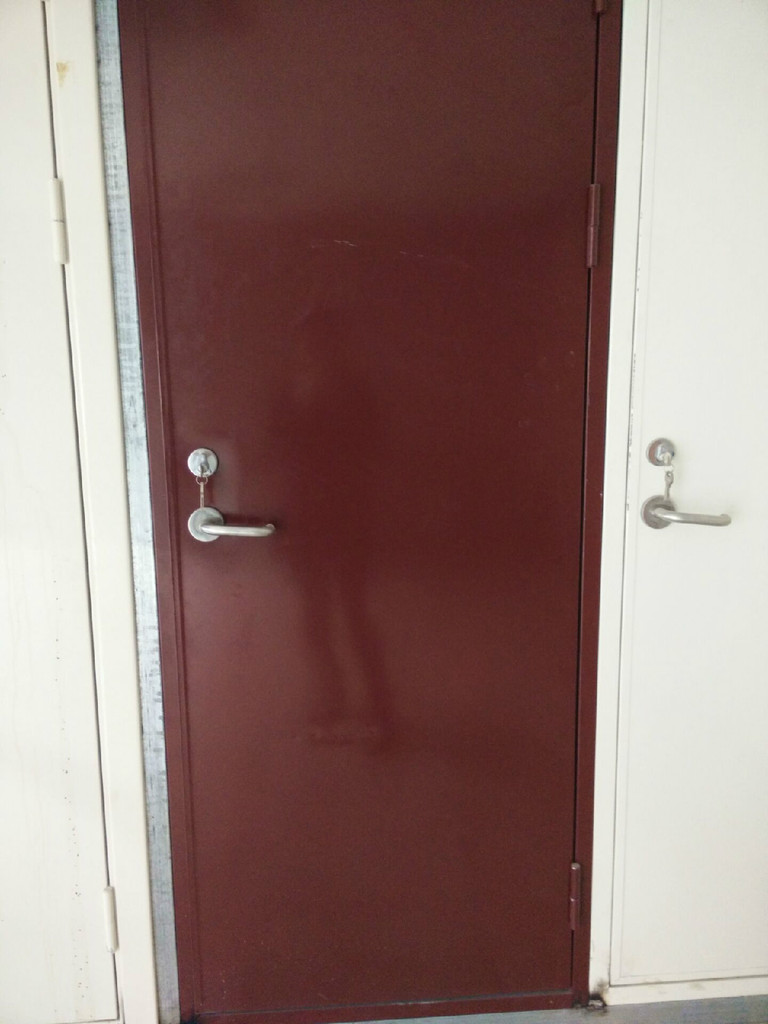 百色消防門選擇指南 鋼質(zhì)、木質(zhì)與不銹鋼防火門的特性與應(yīng)用